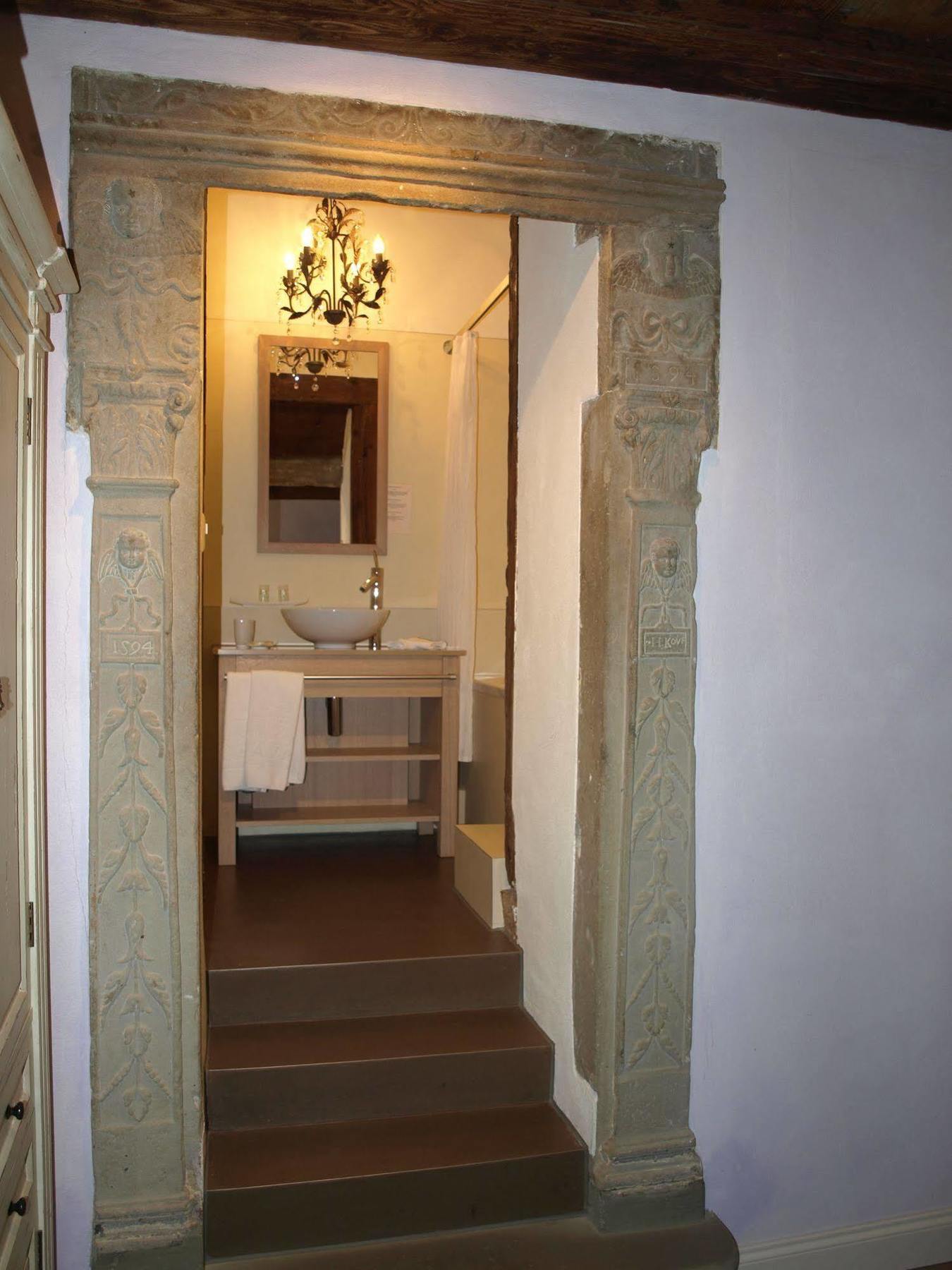 Hotel Chateau Salavaux 3*